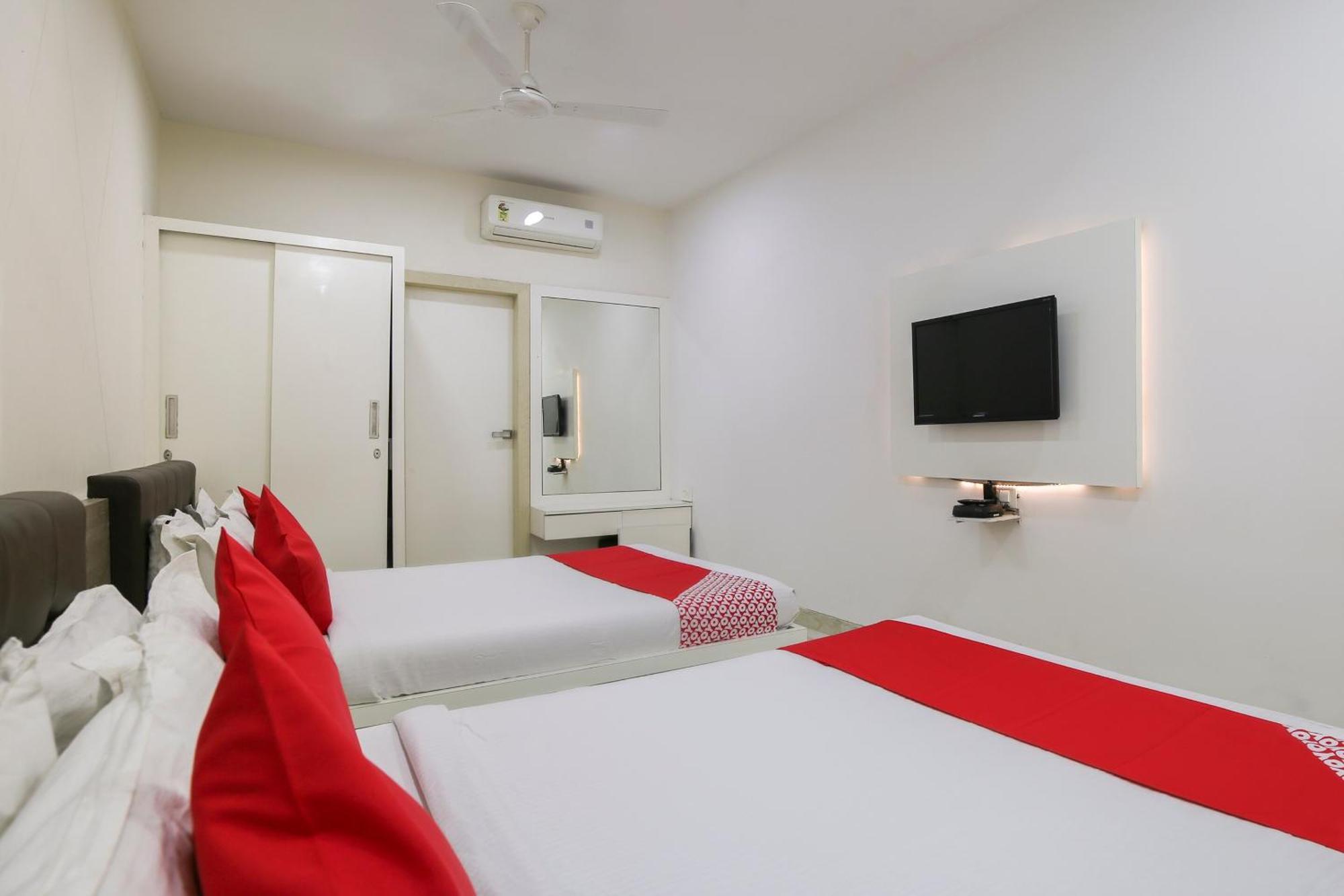Hotel O Shiv Vatika Banquet & Rooms Bhatha Exterior foto
